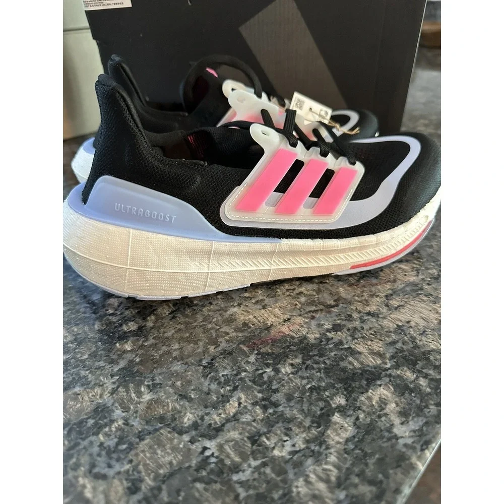 NEW Adidas Ultraboost Light running shoes‎ women's 7.5 Lucid Pink, Black. IE1764